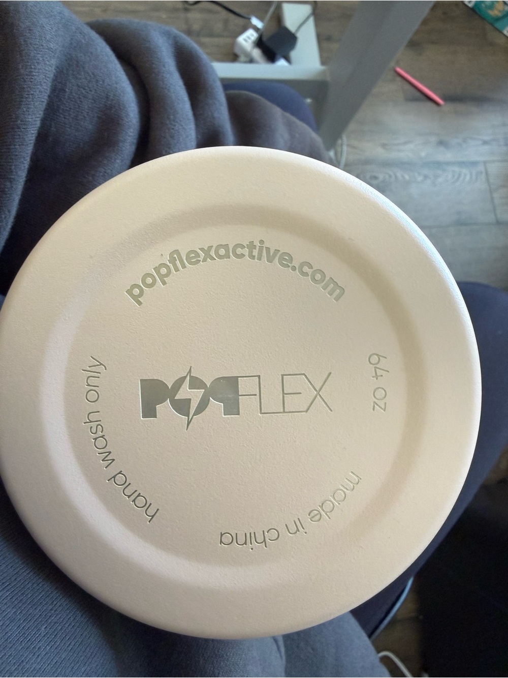 POPFLEX  64oz insulated water bottle Cream with flowers